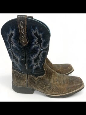 Boys Ariat Cowboy Boots with Navy Embroidered Shaft